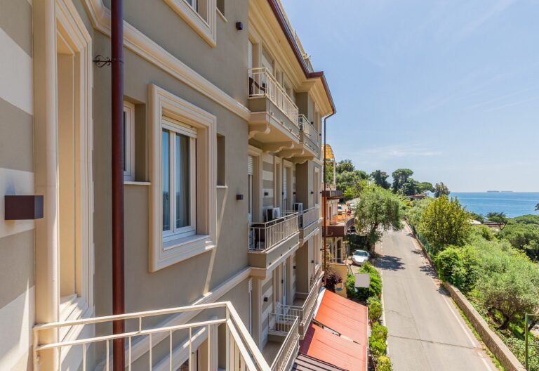 hotel rosa dei venti lerici xxl31 768x528